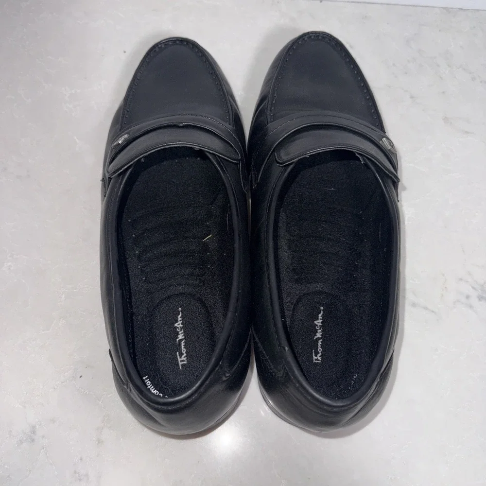 Thom McAn Men's Black Loafer Shoes- Size 11 Wide  EXCELLENT